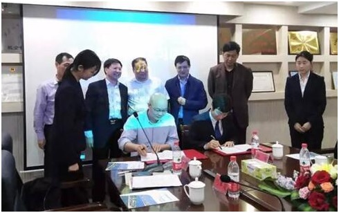 完美平台-完美（中国）一站式服务平台侨亚公司参加赴日护理技能实习项目推介会并签署战略合作协议